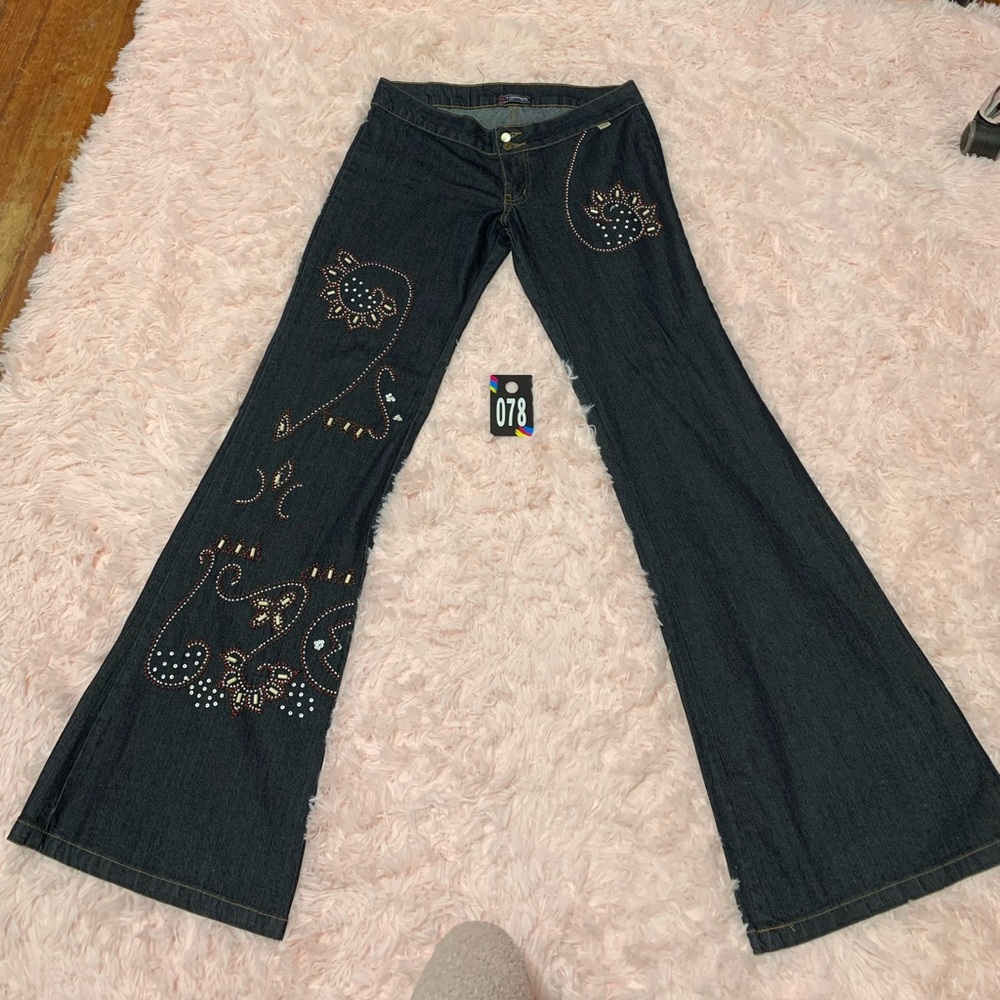 Tomigo jeans with beading
Size 8
Wide leg